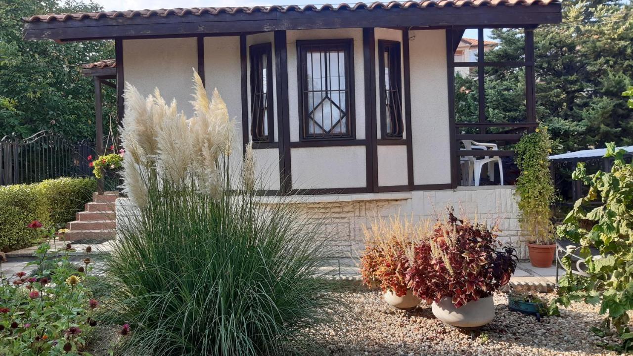 Motivi Cottage セインツ・コンスタンティン＆ヘレナ エクステリア 写真